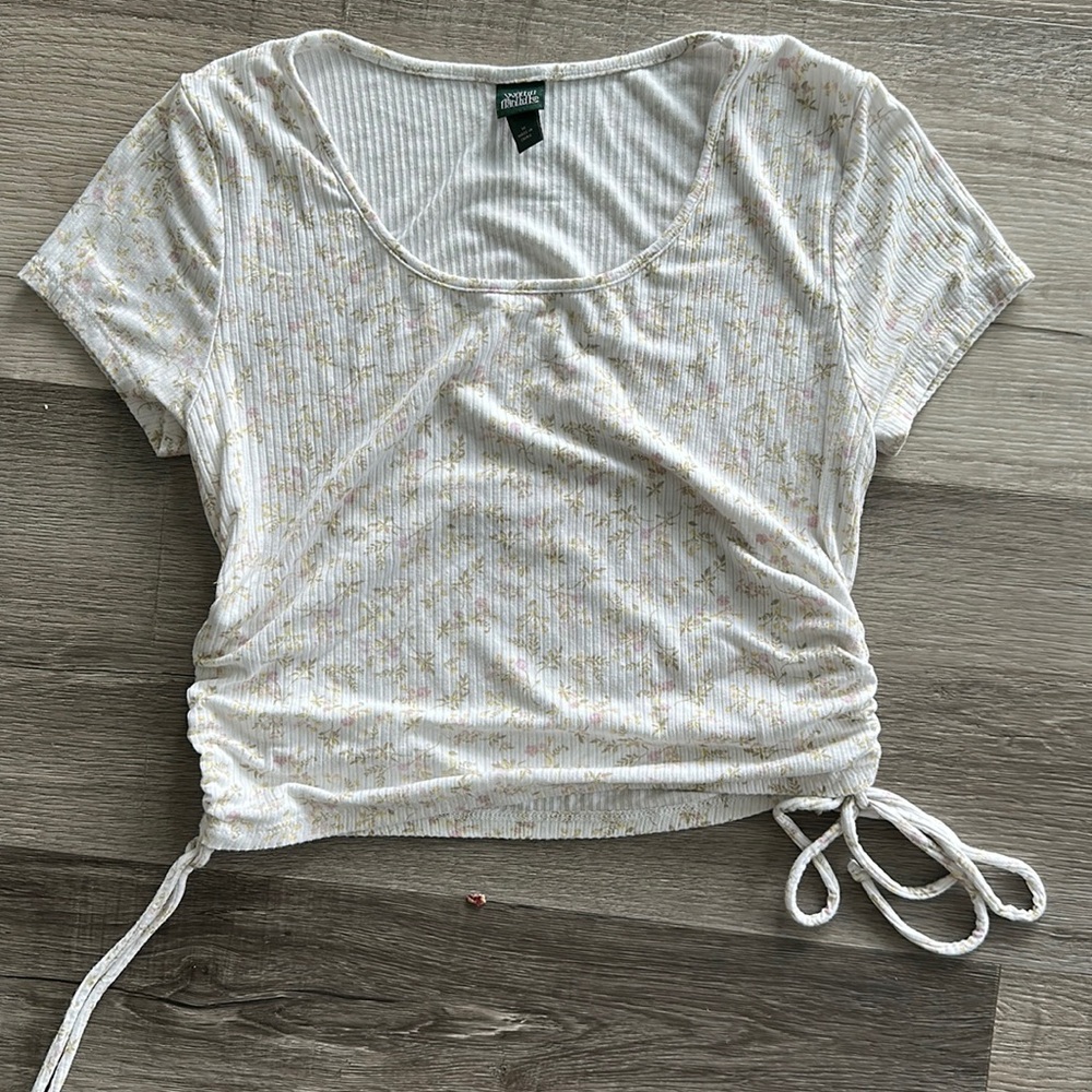 Cropped Wild Fable White Floral Tee with ties